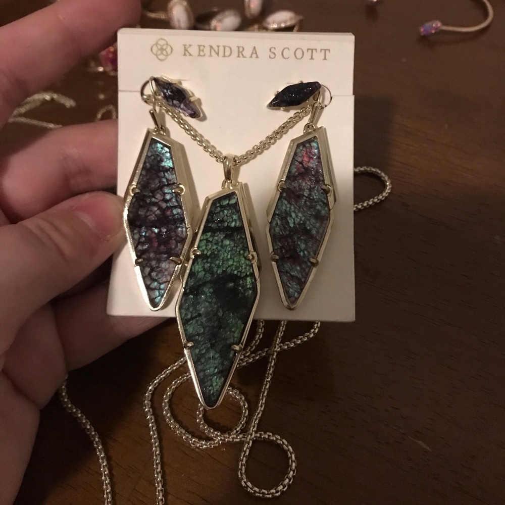 Kendra Scott set